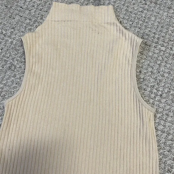 Top - Picture 3 of 3